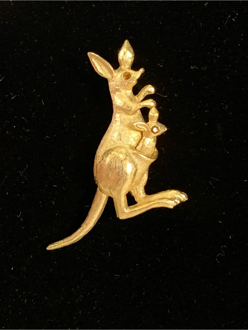 Vintage Avon Mechanical Kangaroo Brooch Pop Up Joey Articulated